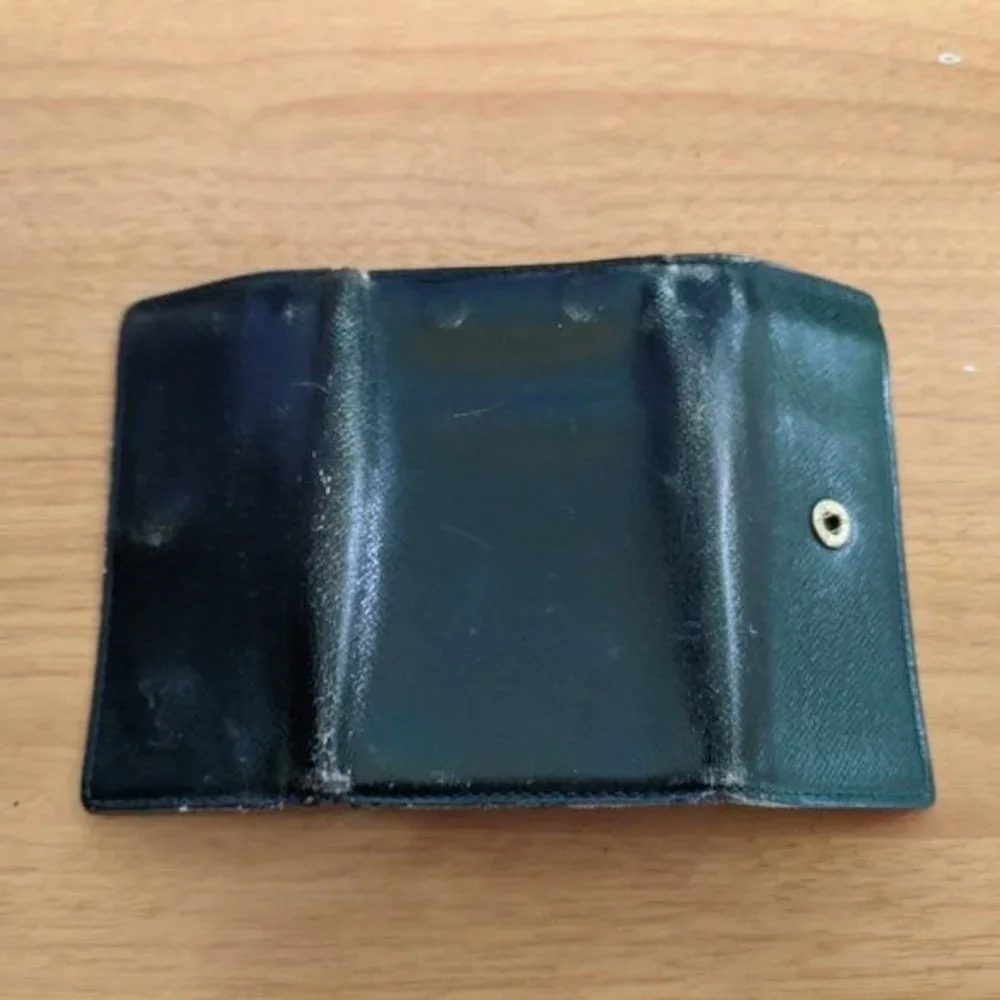 Louis Vuitton Taiga Key Case/Wallet #186💥PRICE DROP💥